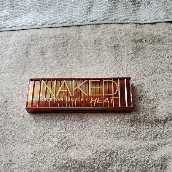 Urban Decay Naked Heat Palette - Picture 1 of 8